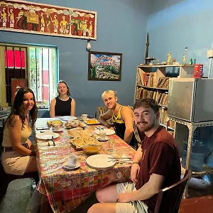  Hostal Catch The Ella Train